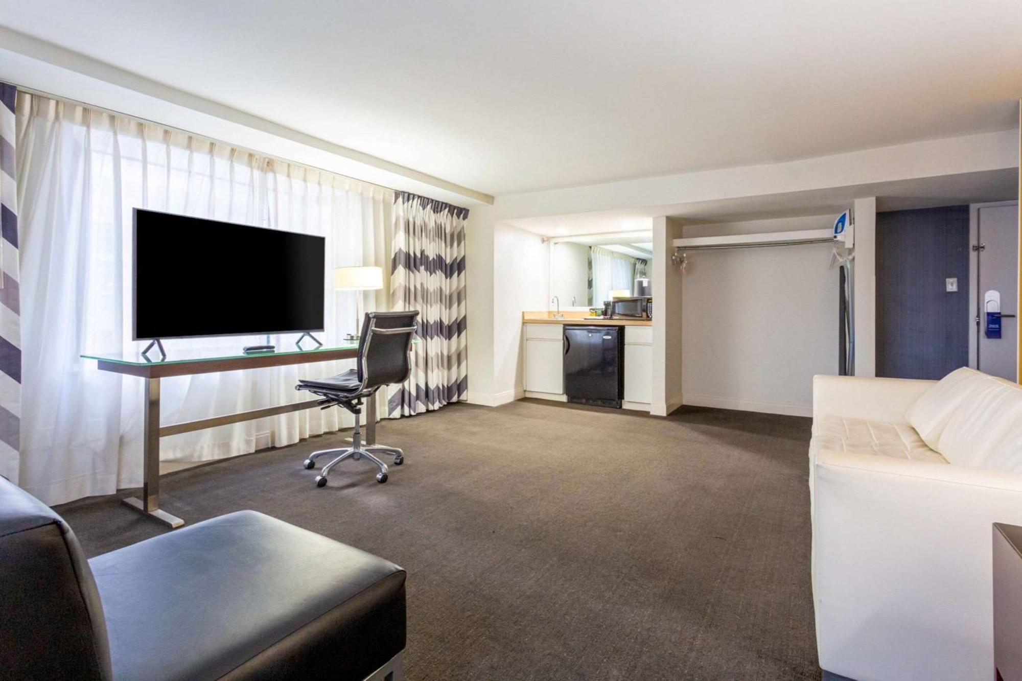 Comfort Inn & Suites Baltimore Inner Harbor Buitenkant foto