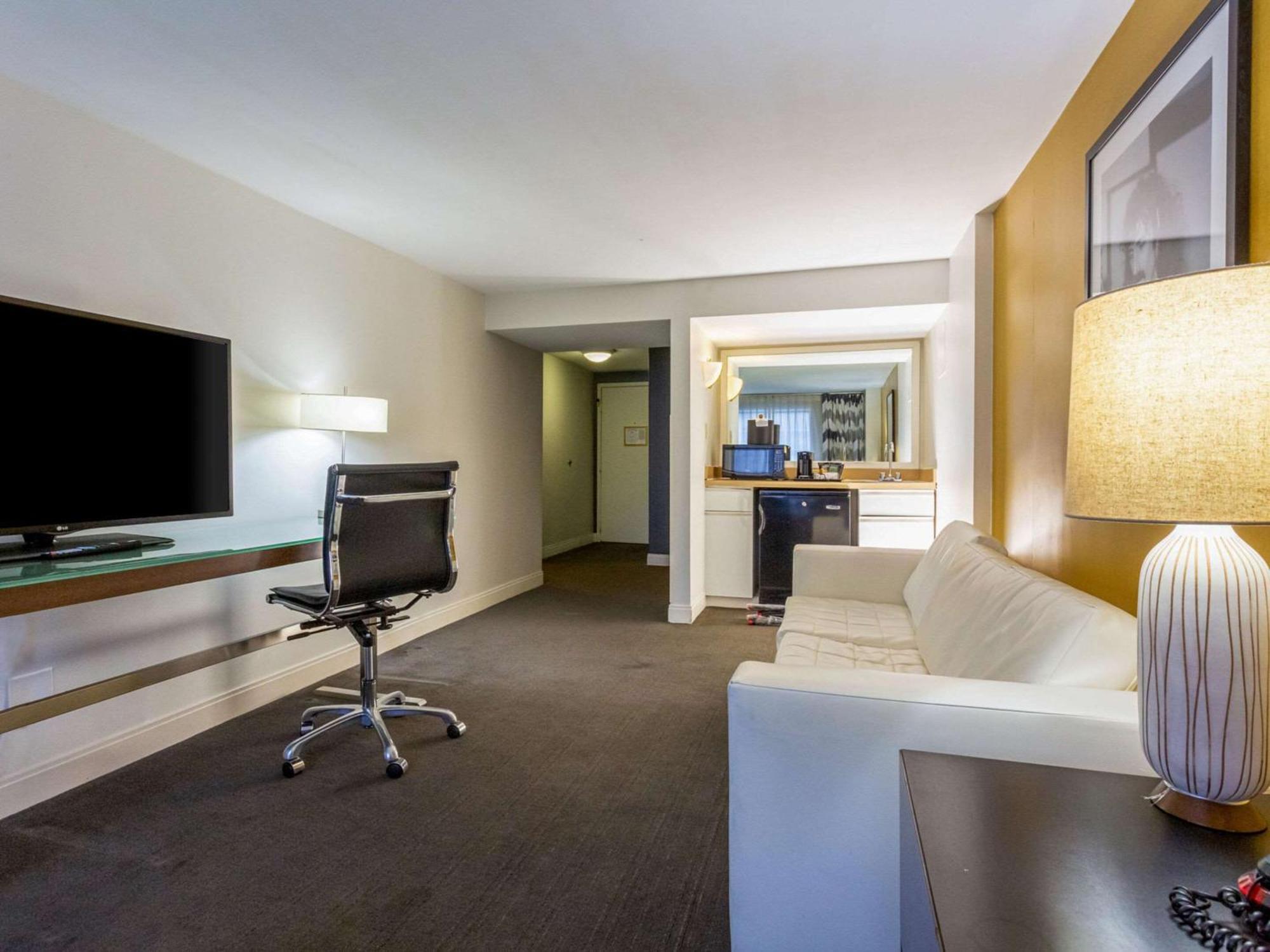 Comfort Inn & Suites Baltimore Inner Harbor Buitenkant foto