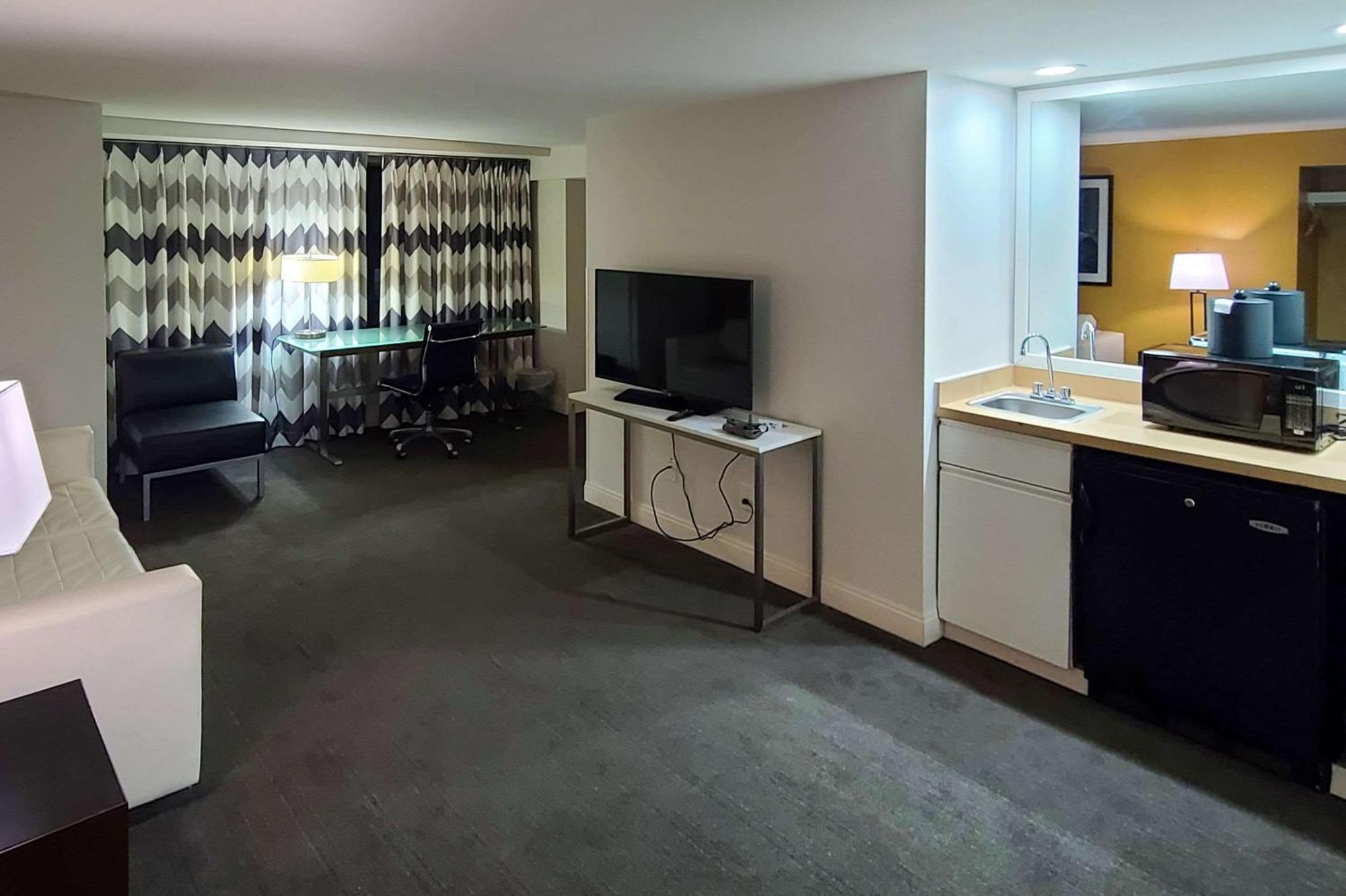 Comfort Inn & Suites Baltimore Inner Harbor Buitenkant foto